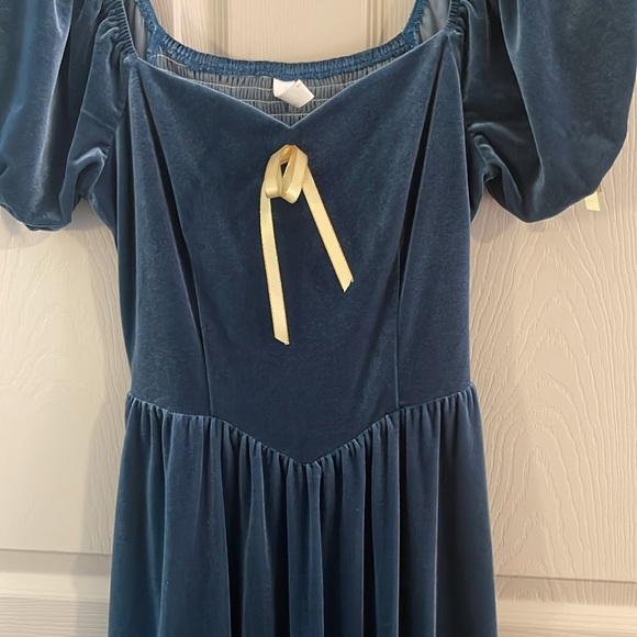 JessaKae XSmall, velvet slate blue dress. Stretch back - Picture 4 of 4